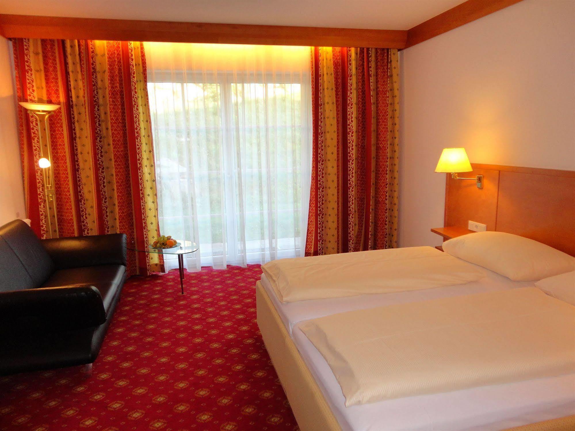 Komfort-Hotel Stockinger Ансфельден Экстерьер фото